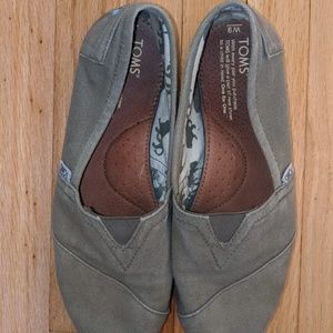 Toms Classic Canvas Slip-on